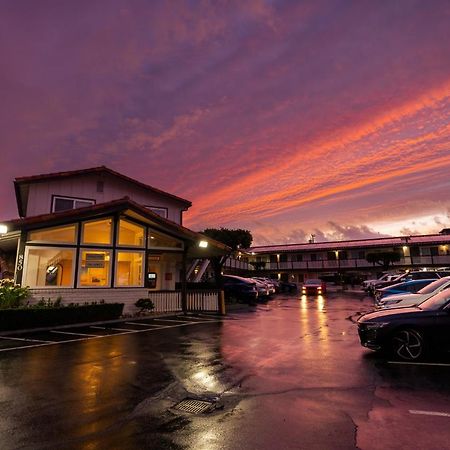 Days Inn By Wyndham Monterey Downtown Dış mekan fotoğraf