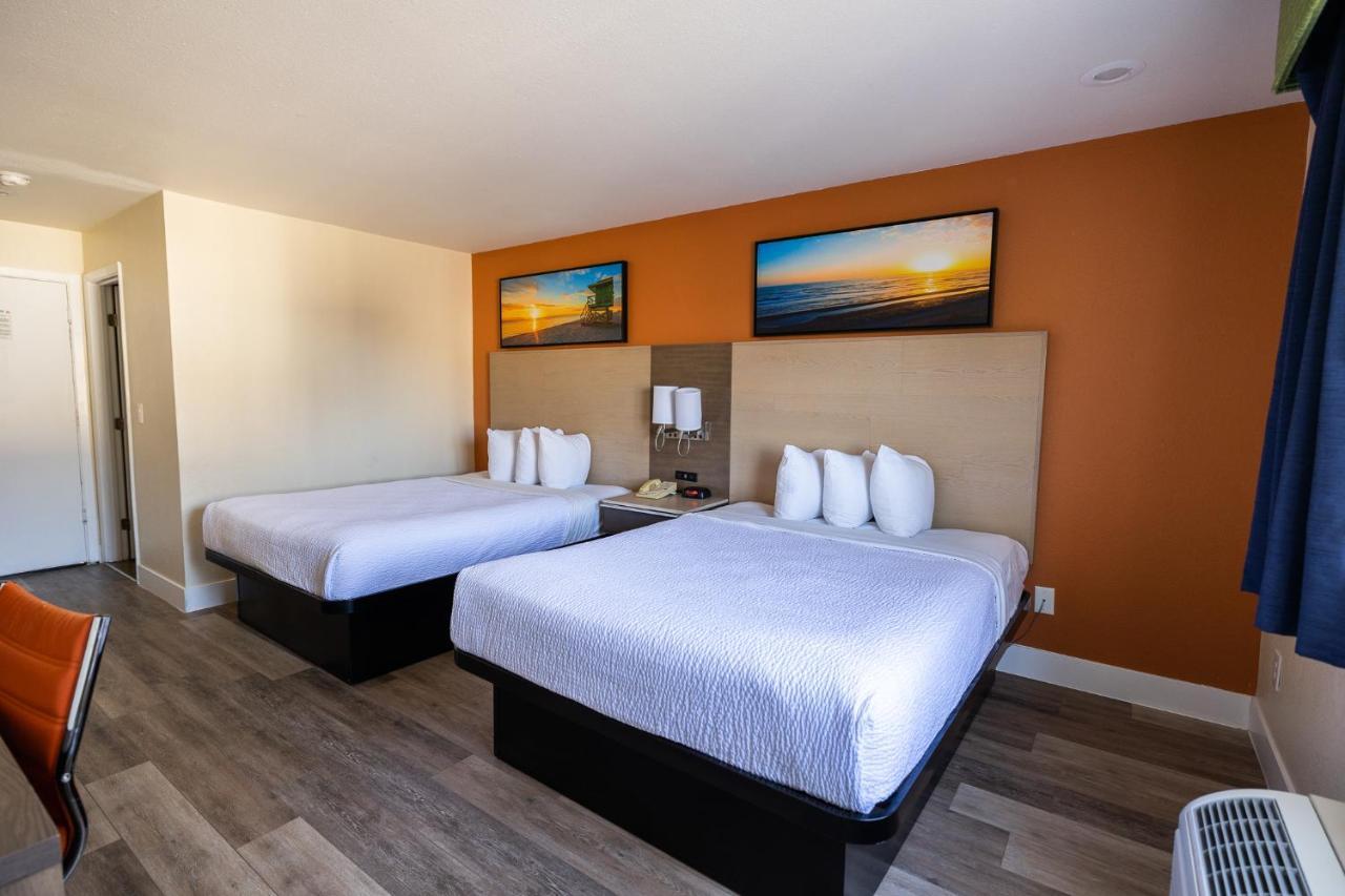Days Inn By Wyndham Monterey Downtown Dış mekan fotoğraf