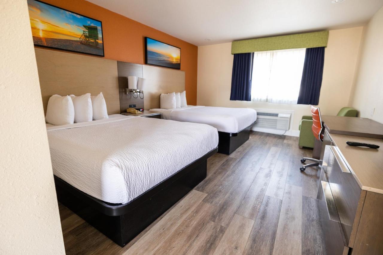 Days Inn By Wyndham Monterey Downtown Dış mekan fotoğraf