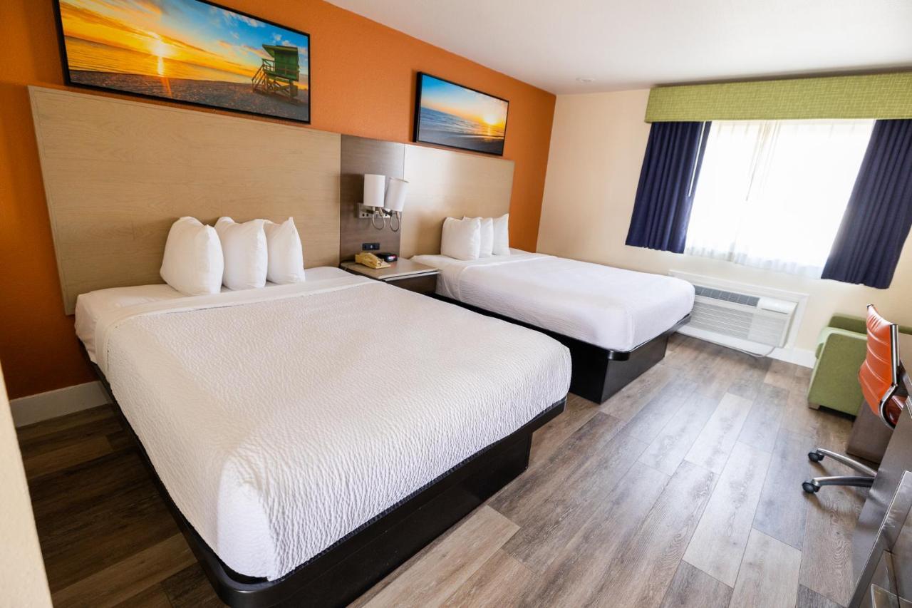 Days Inn By Wyndham Monterey Downtown Dış mekan fotoğraf