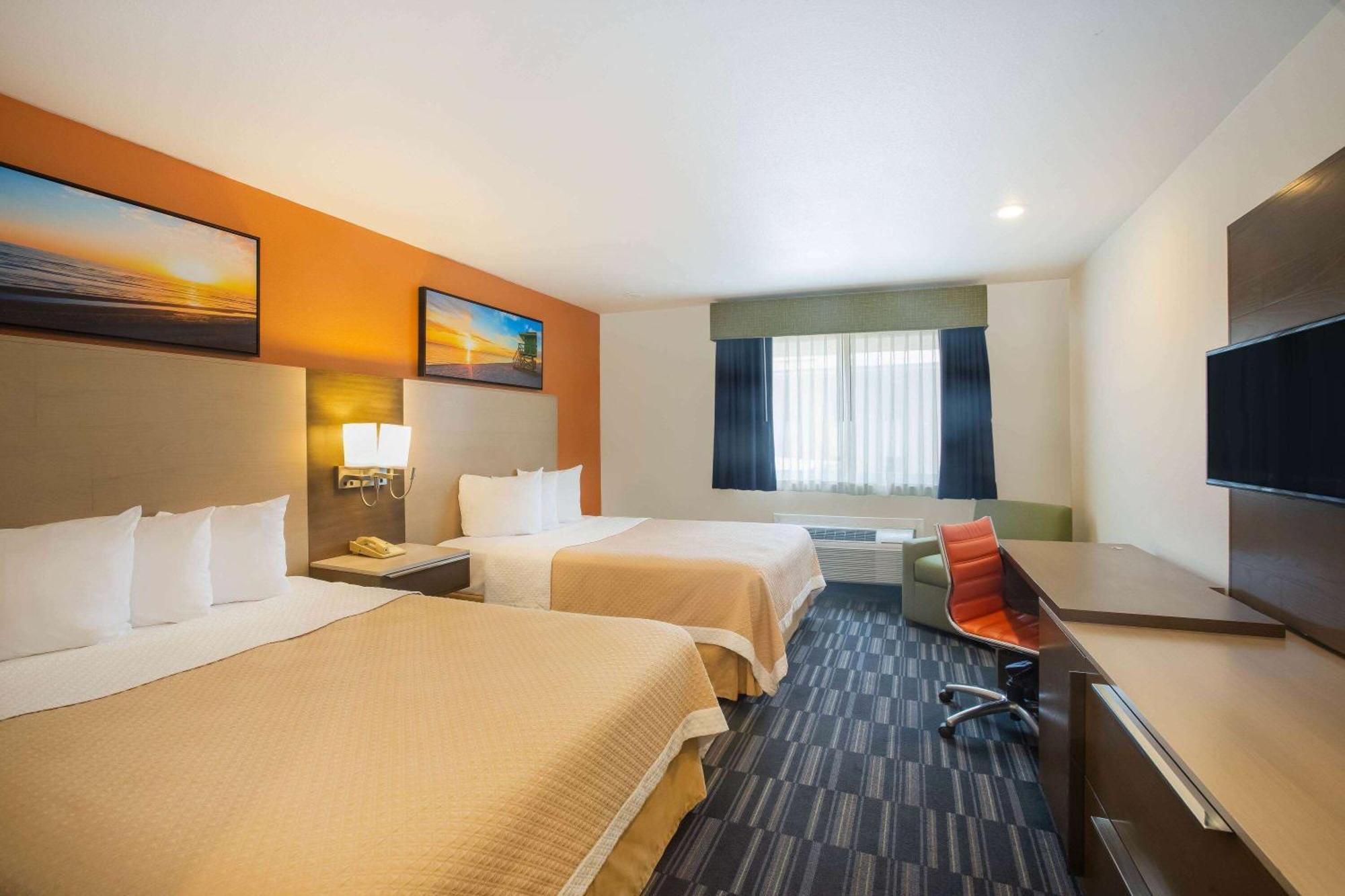 Days Inn By Wyndham Monterey Downtown Dış mekan fotoğraf