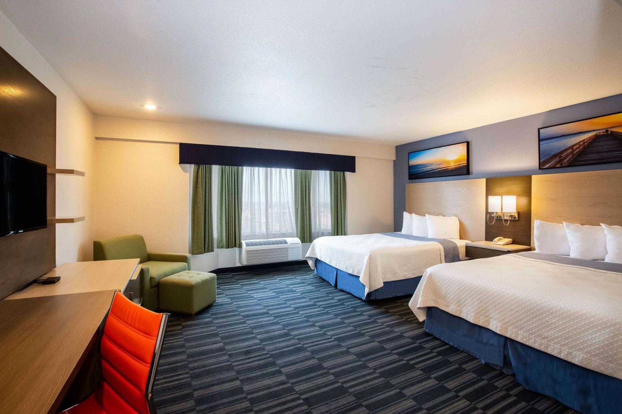 Days Inn By Wyndham Monterey Downtown Dış mekan fotoğraf