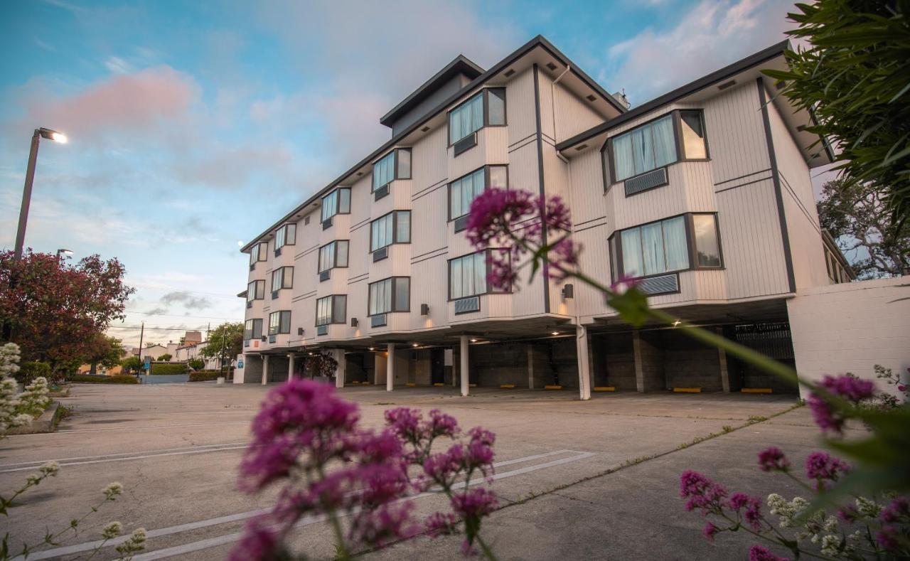 Days Inn By Wyndham Monterey Downtown Dış mekan fotoğraf