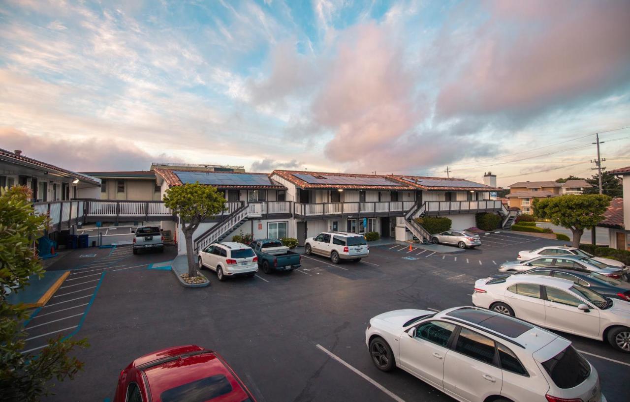 Days Inn By Wyndham Monterey Downtown Dış mekan fotoğraf